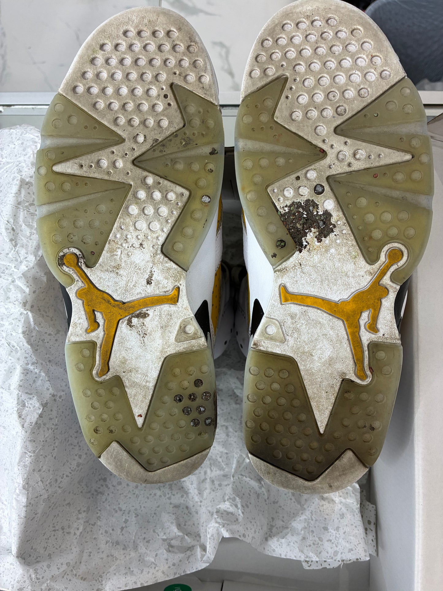 USED Jordan 6 Retro Yellow Ochre
