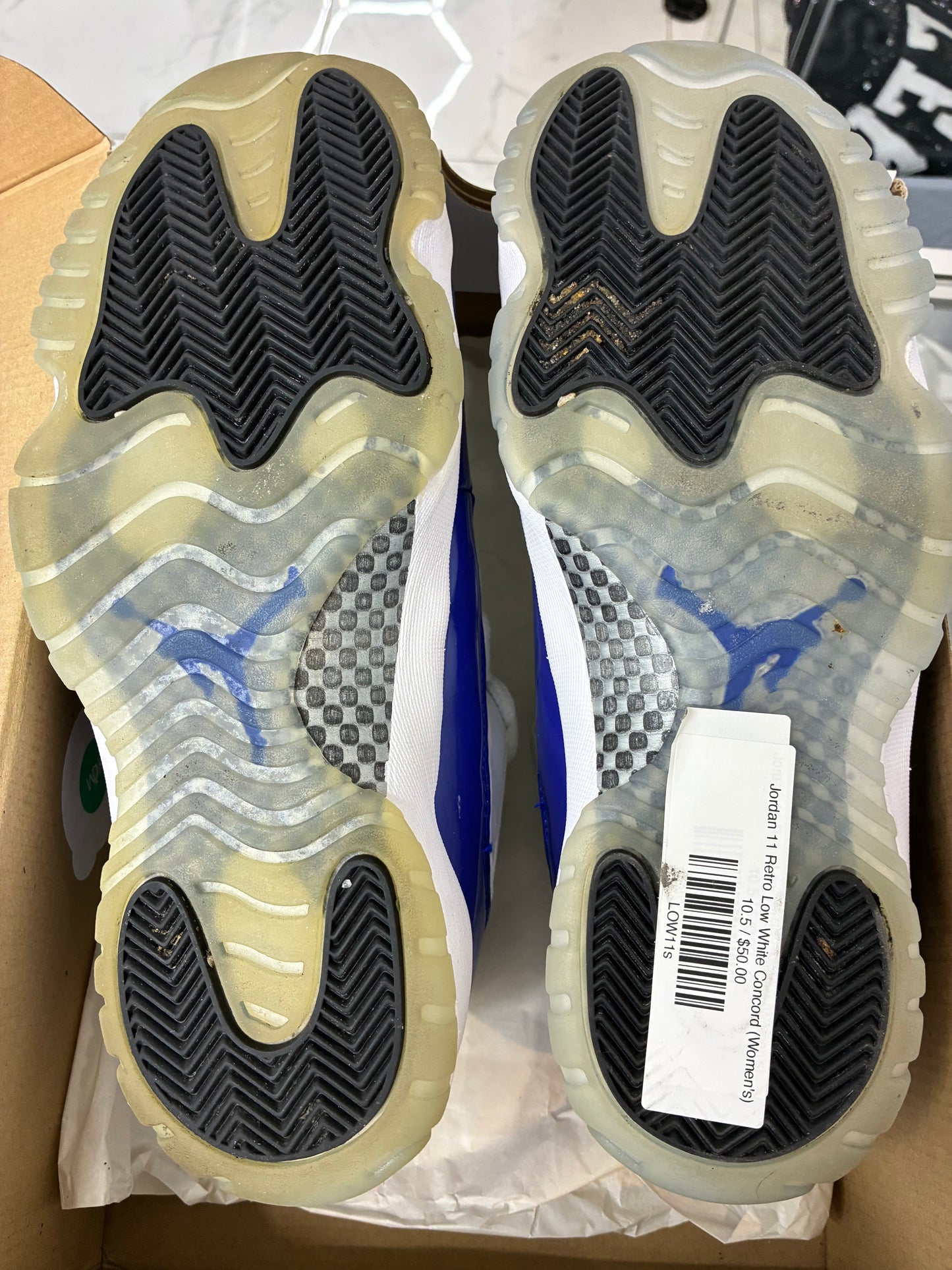 USED Jordan 11 Retro Low White Concord (Women's)